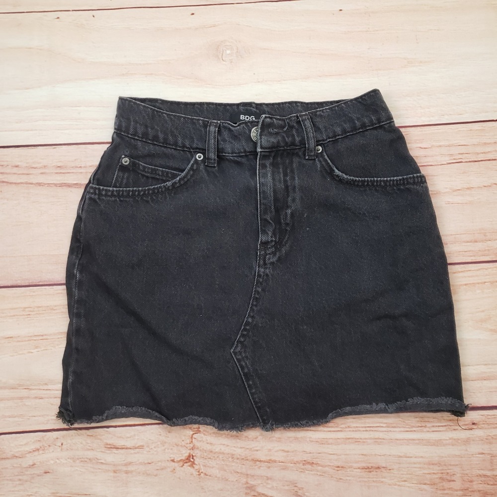 BDG Shorts Women XS Black Denim‎ Mini Skirt Raw Hem High Rise Urban Outfitters